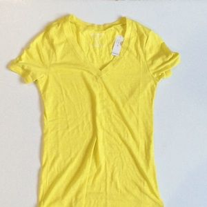 Old navy bright yellow cotton v-neck t-shirt tall